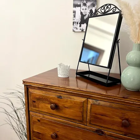 Audrey Hepburn Old Town Air Conditioned Apartment Bratislava