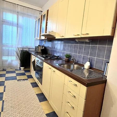 Audrey Hepburn Cathedral View Location Air Conditioned Bratysława