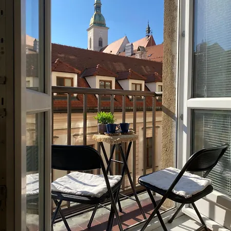 Audrey Hepburn Old Town Air Conditioned Apartment *