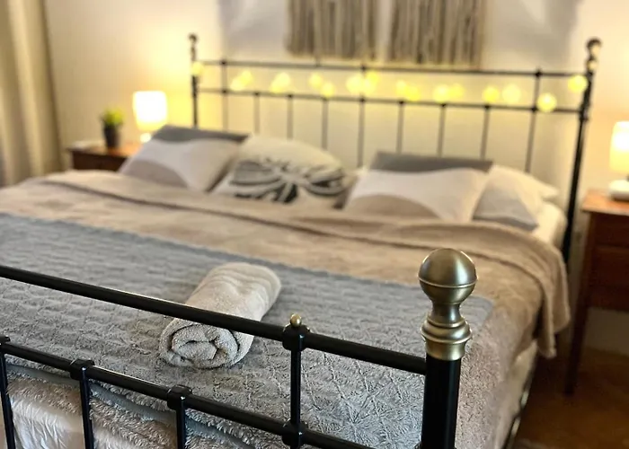 Apartment Audrey Hepburn Cathedral View Location Air Conditioned *