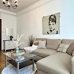 Apartment Audrey Hepburn Cathedral View Location Air Conditioned